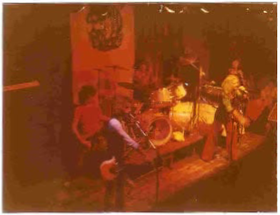 An early Roadmaster performance featuring vocalist Steve McNally and drummer Bobby Johns, December 1976. Photo courtesy of John Watson.